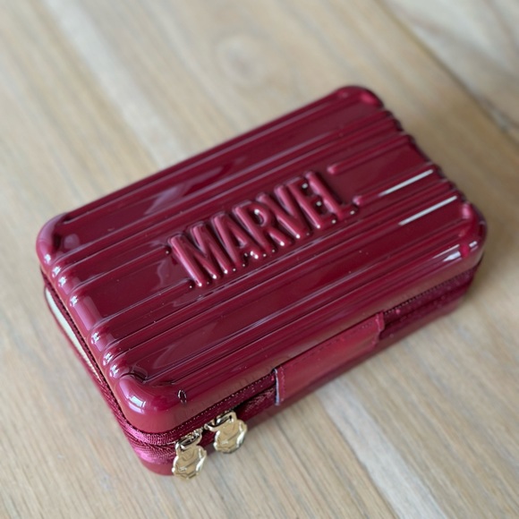 MARVEL Avengers IRON MAN Clutch/Organizer - Picture 2 of 9